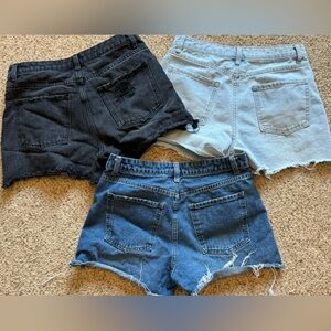 Women’s/Junior’s Jean short lot - No Boundaries size 9